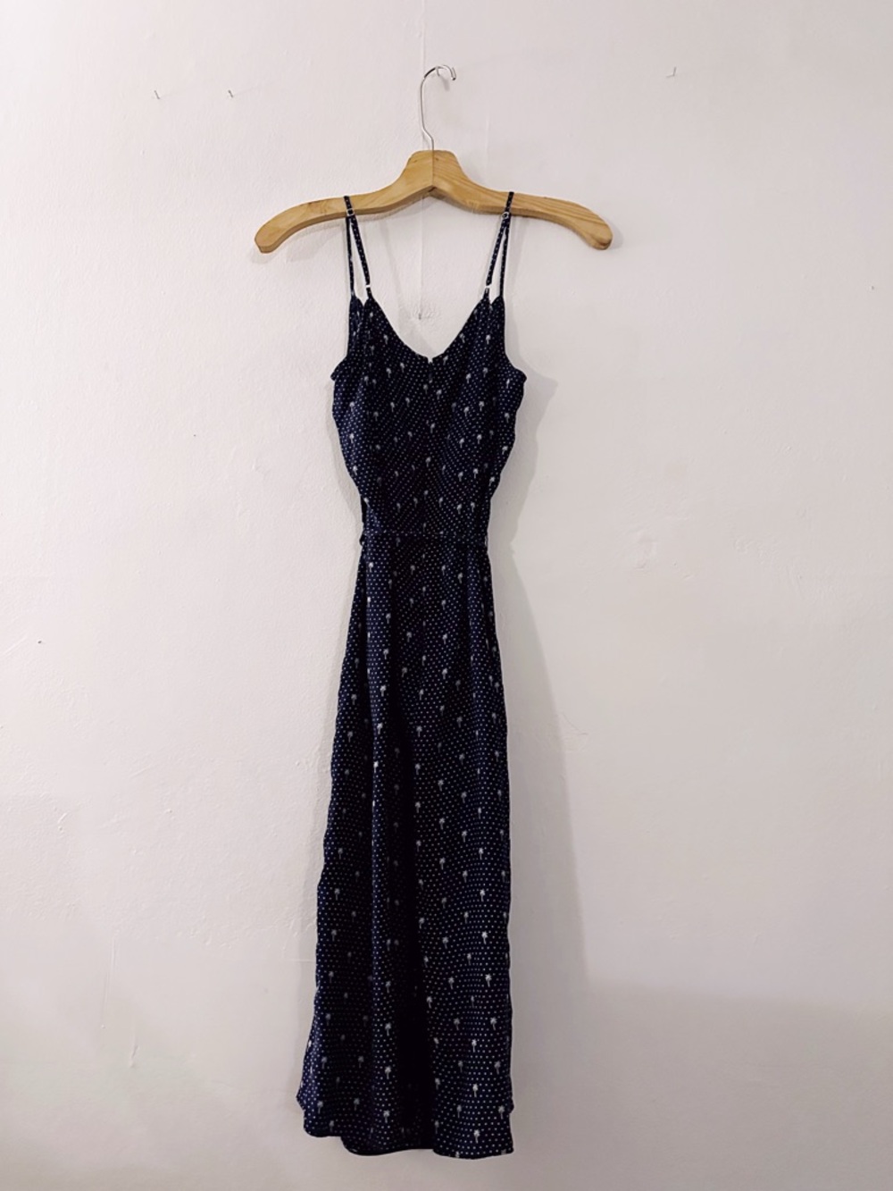 HVN by Harley Viera-Newton Polka Dot Palm Tree Silk Maxi Sleeveless Dress Navy - Picture 5 of 6
